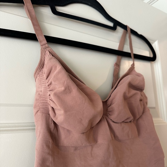 SKIMS Seamless Sculpted Thong Bodysuit w/ low back in Dark Nude - Picture 3 of 7